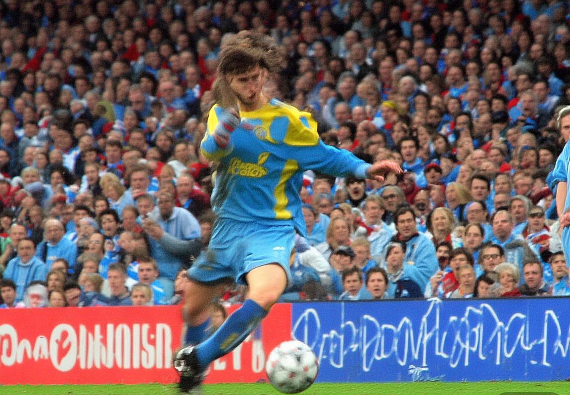 2006年巴萨曼城巅峰对决：传控与反击经典战役回顾(图3)